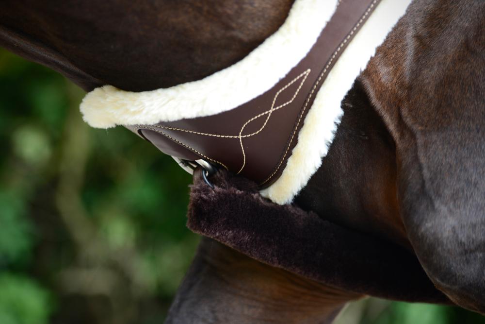 Sheepskin Anatomic Girth Cover